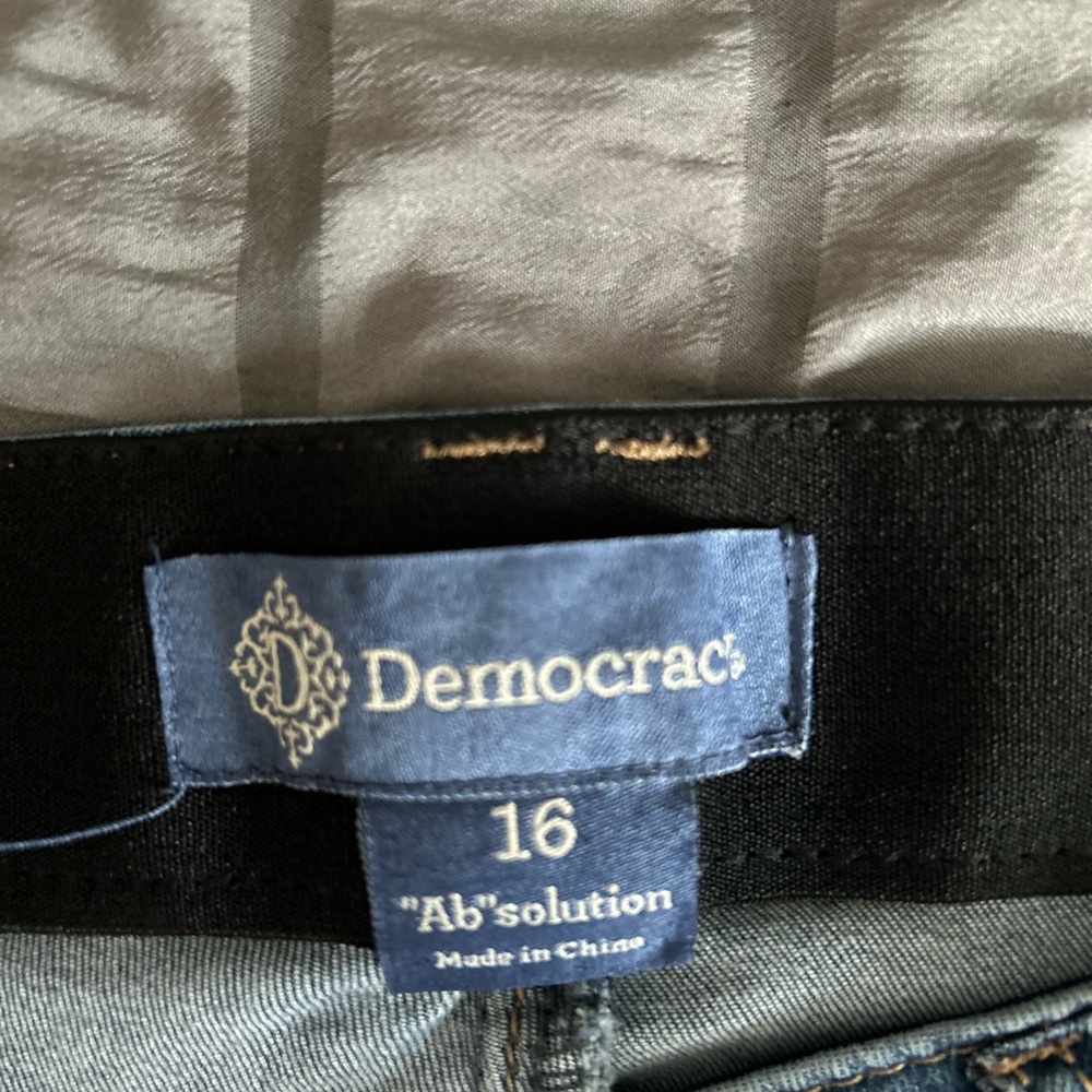 Democracy Jeans - “Ab”solution - Picture 3 of 4